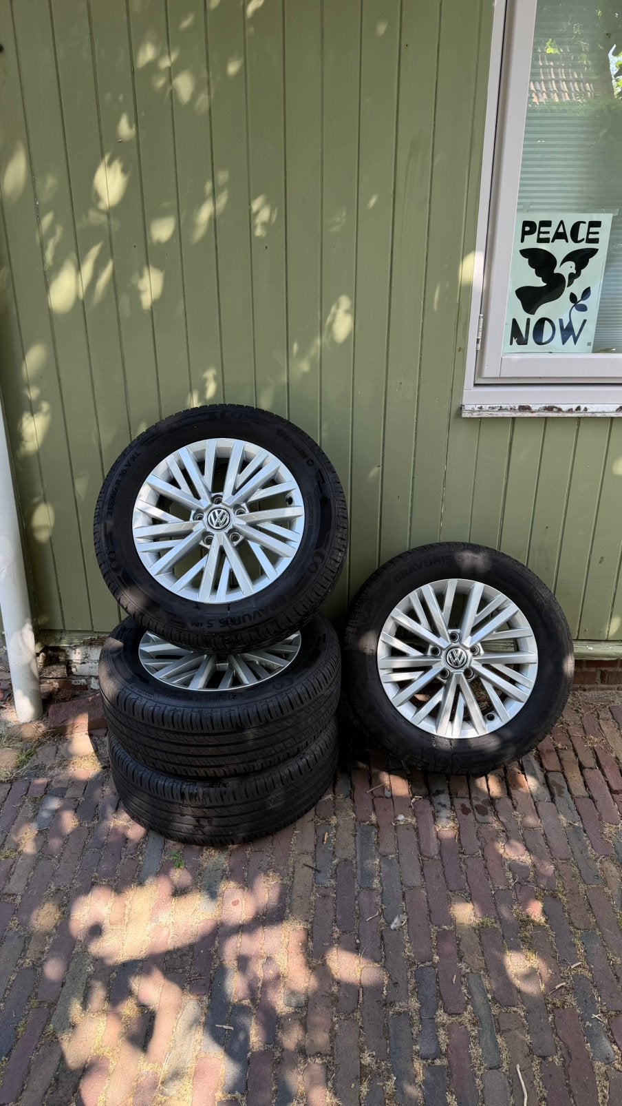 Volkswagen velgen 16 inch met zomerbanden (Barum Bravuris), 215 mm, 16 inch, Banden en Velgen, Nieuw