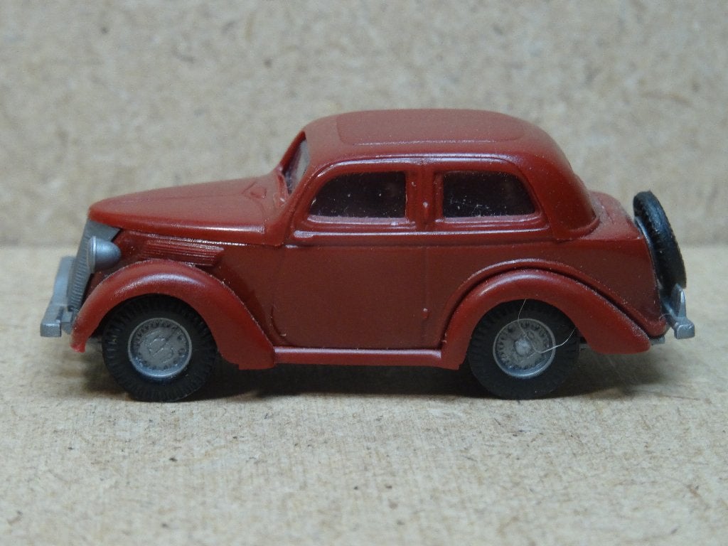PRALINÉ 1/87, FORD Eiffel Limousine Bruin, Zie Foto`s, Ophalen of Verzenden, Zo goed als nieuw, Auto, Overige merken