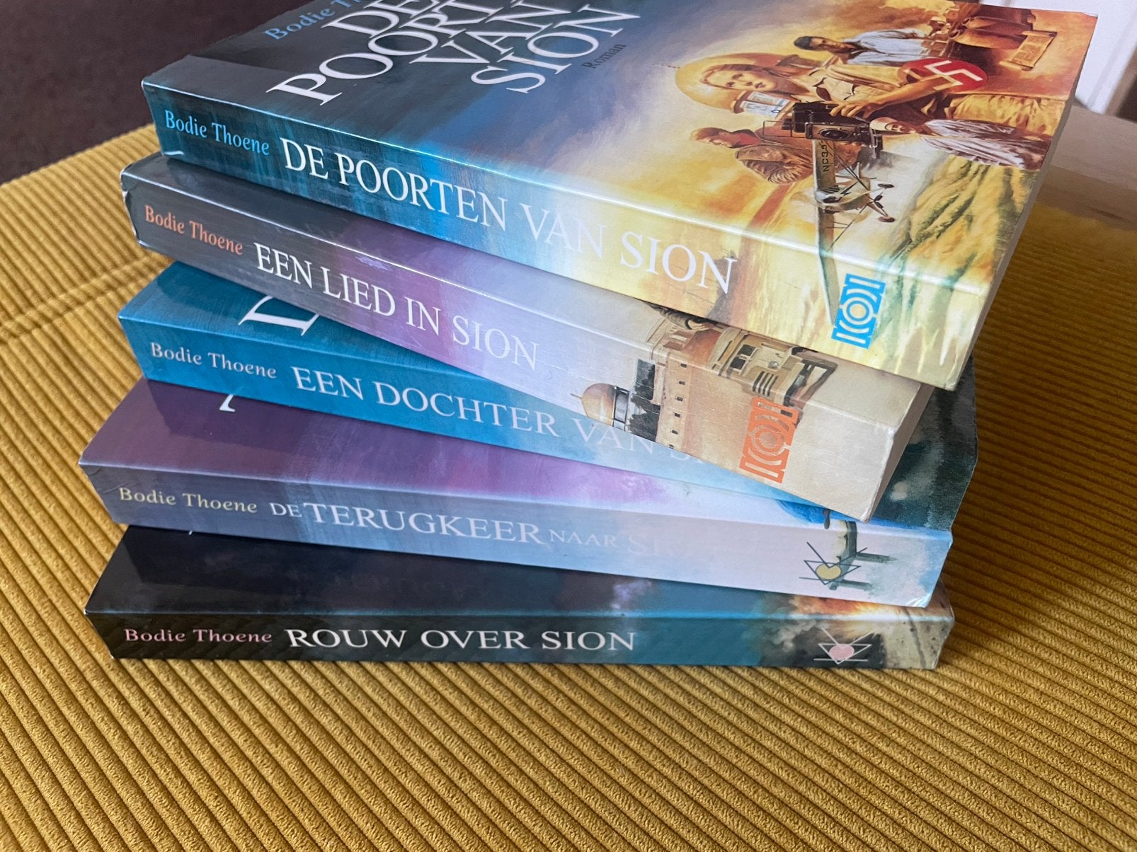 Bodie Thoene - Sion Serie (5 boeken), Ophalen of Verzenden, Zo goed als nieuw, Nederland