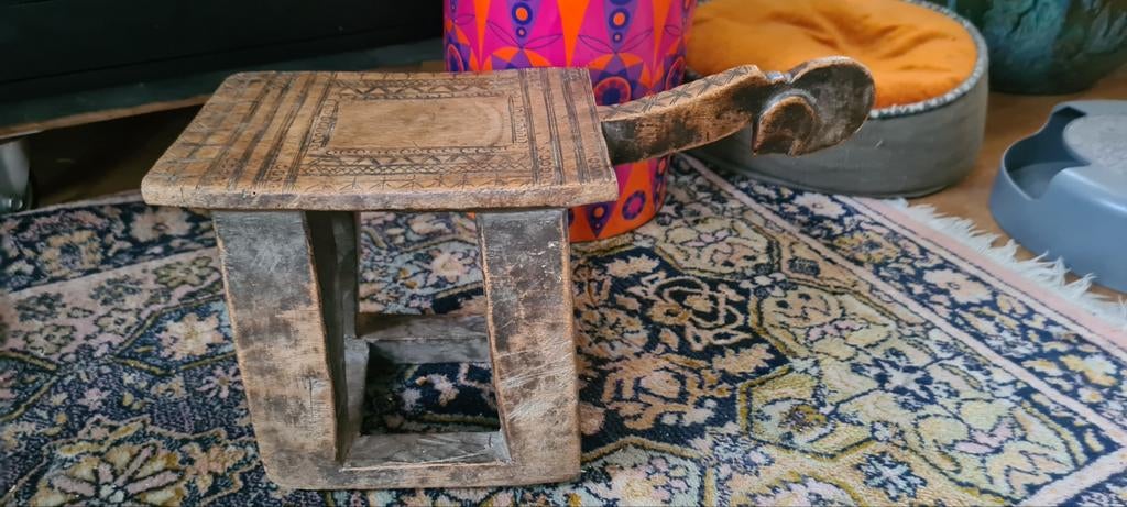 Antieke Afrikaanse Houten Kruk - Handgesneden Decoratie, Ophalen of Verzenden