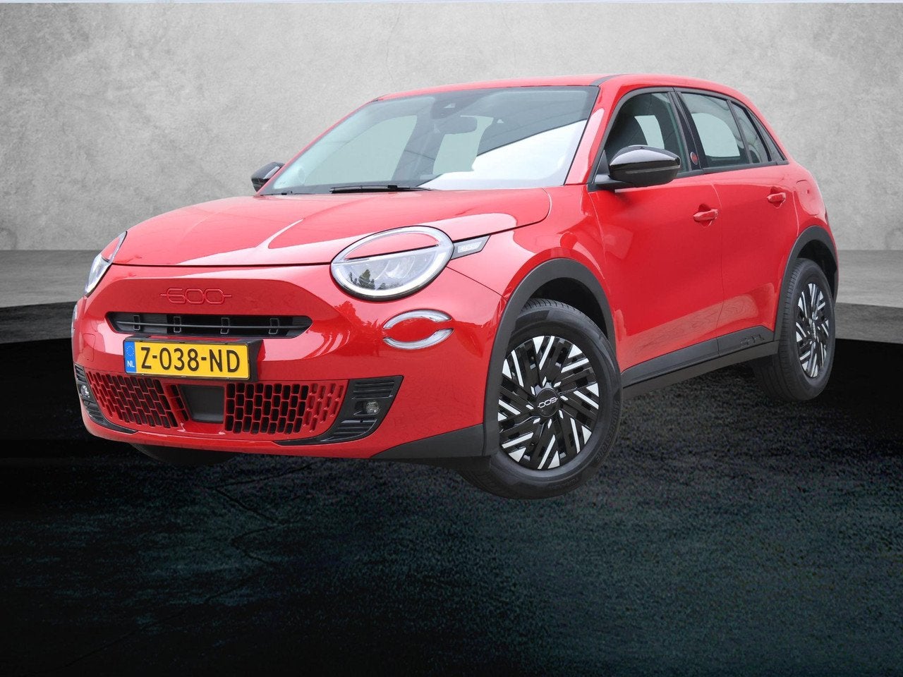 Fiat 600E RED 54 kWh 156pk | Accu 96% | Parkeersensoren acht, Gebruikt, 156 pk, Origineel Nederlands, SUV of Terreinwagen