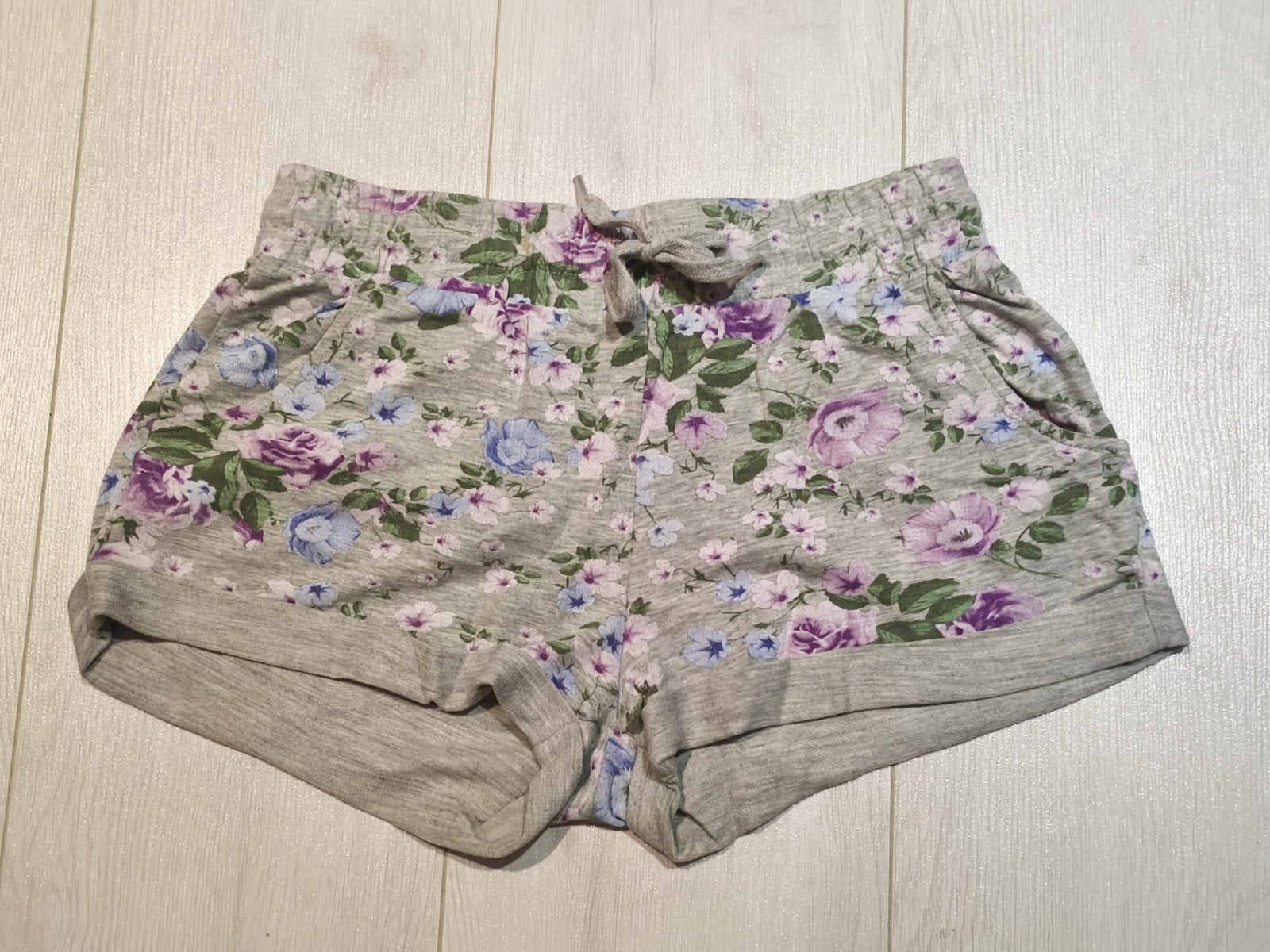 Terranova shorts bloemenprint maat XS/34, Kleding | Dames, Kort, Zo goed als nieuw, Maat 34 (XS) of kleiner, Verzenden