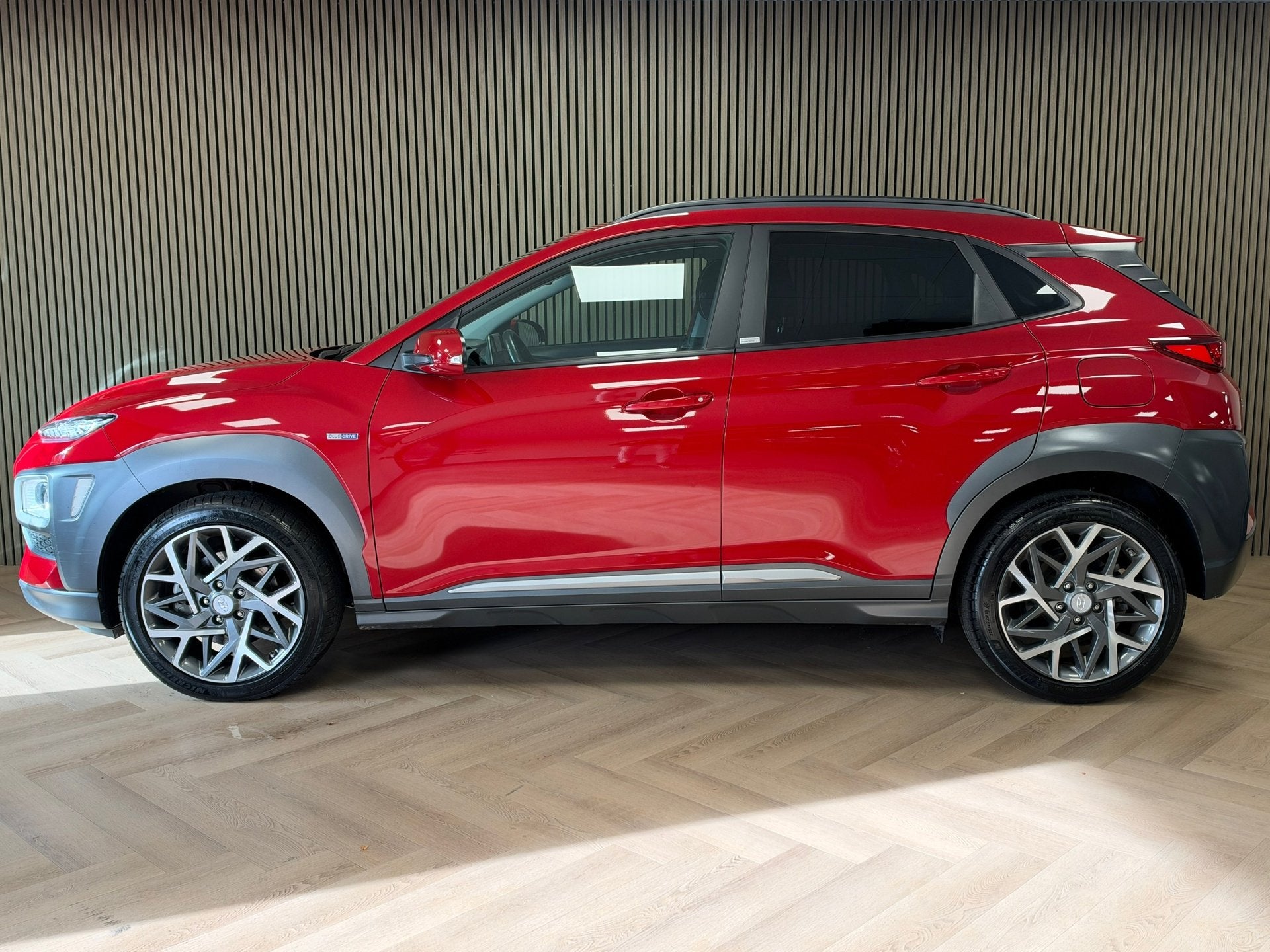 Hyundai Kona 1.6 GDI HEV Fashion Design NAVI CAM CRUISE CLIM, Dealer onderhouden, Gebruikt, Zwart, Met garantie (alle)