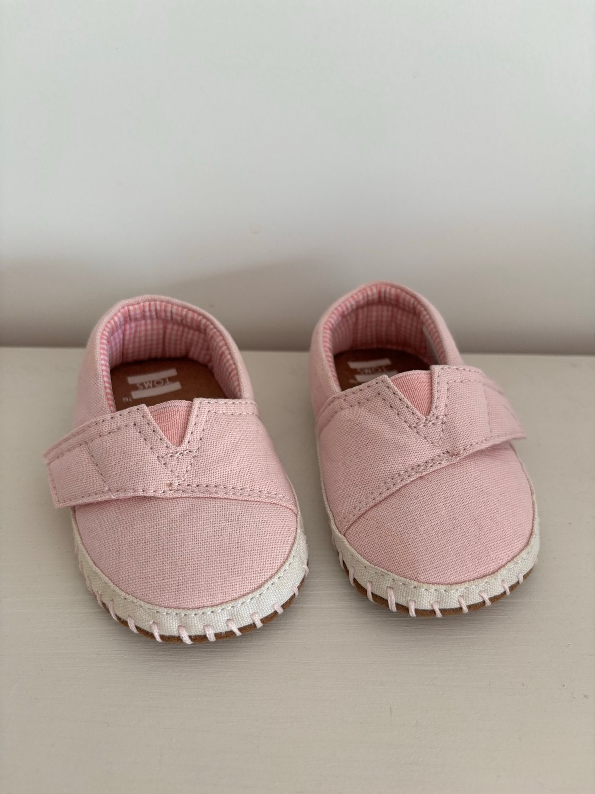 Roze TOMS babyschoentjes maat 18/19, Ophalen of Verzenden, Nieuw, Meisje, Schoenen