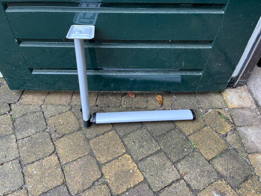 Klapbare Deelbare Tafelpoot voor Caravan/Camper - Flexibel, Ophalen of Verzenden, Zo goed als nieuw