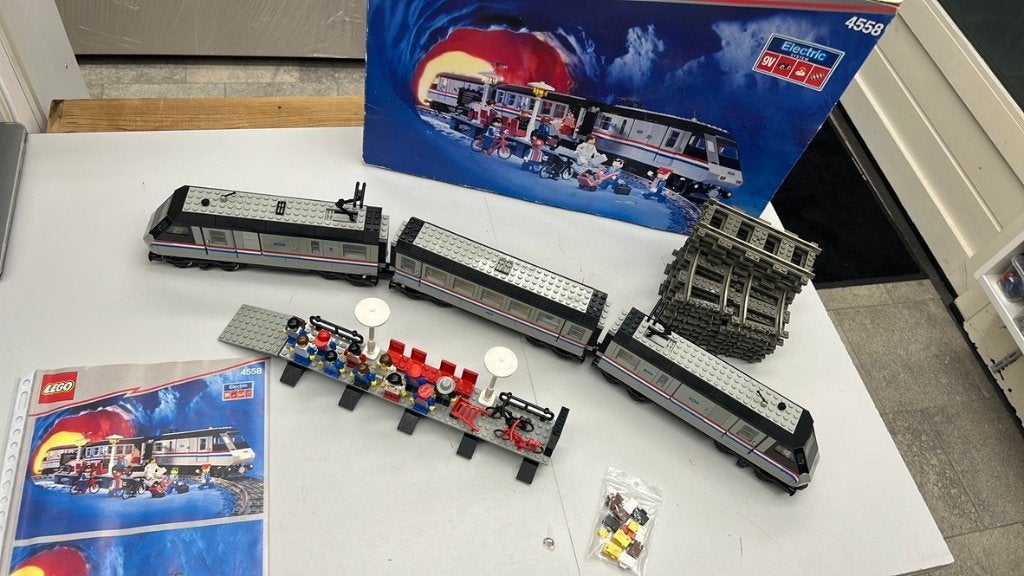 SB2706 Lego trein 4558 9v metroliner, als nieuw, Kinderen en Baby's, Speelgoed | Duplo en Lego, Ophalen of Verzenden, Zo goed als nieuw