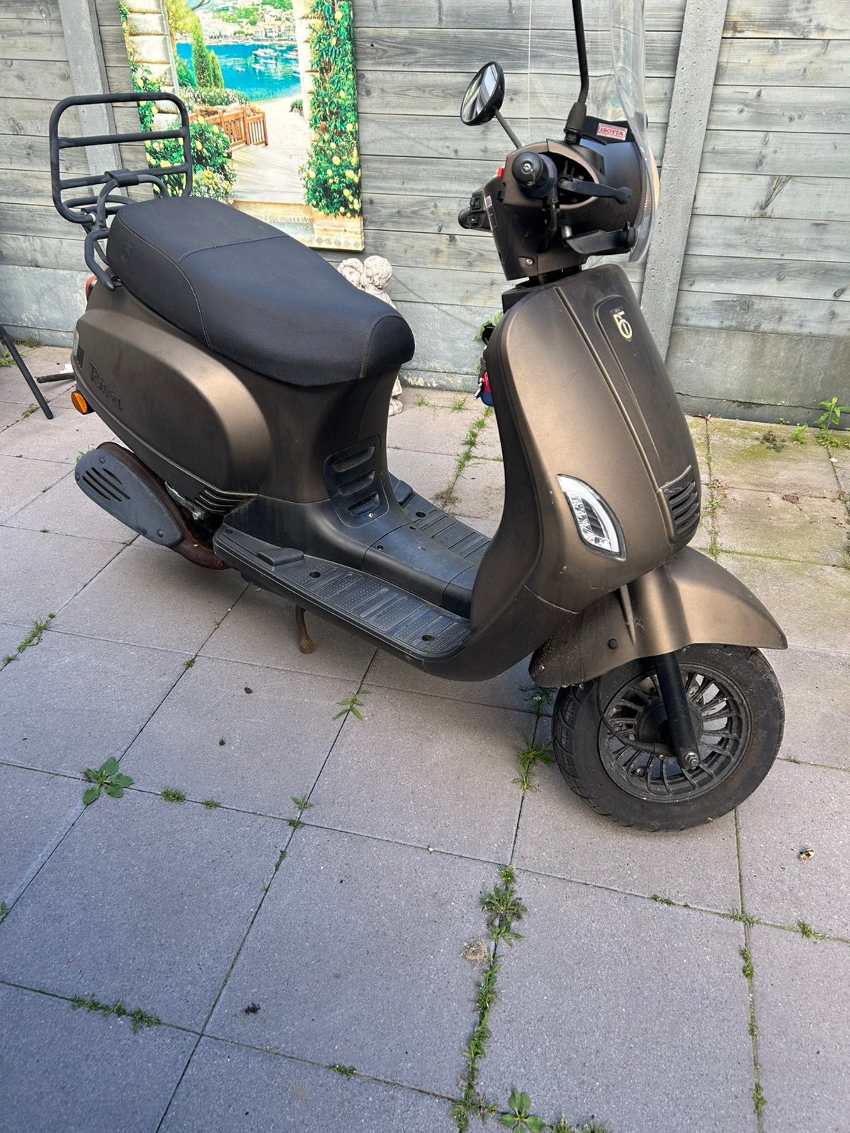 Te koop scooter geel kenteken metk riva, Fietsen en Brommers, Brommers | Overige merken, Ophalen, Gebruikt