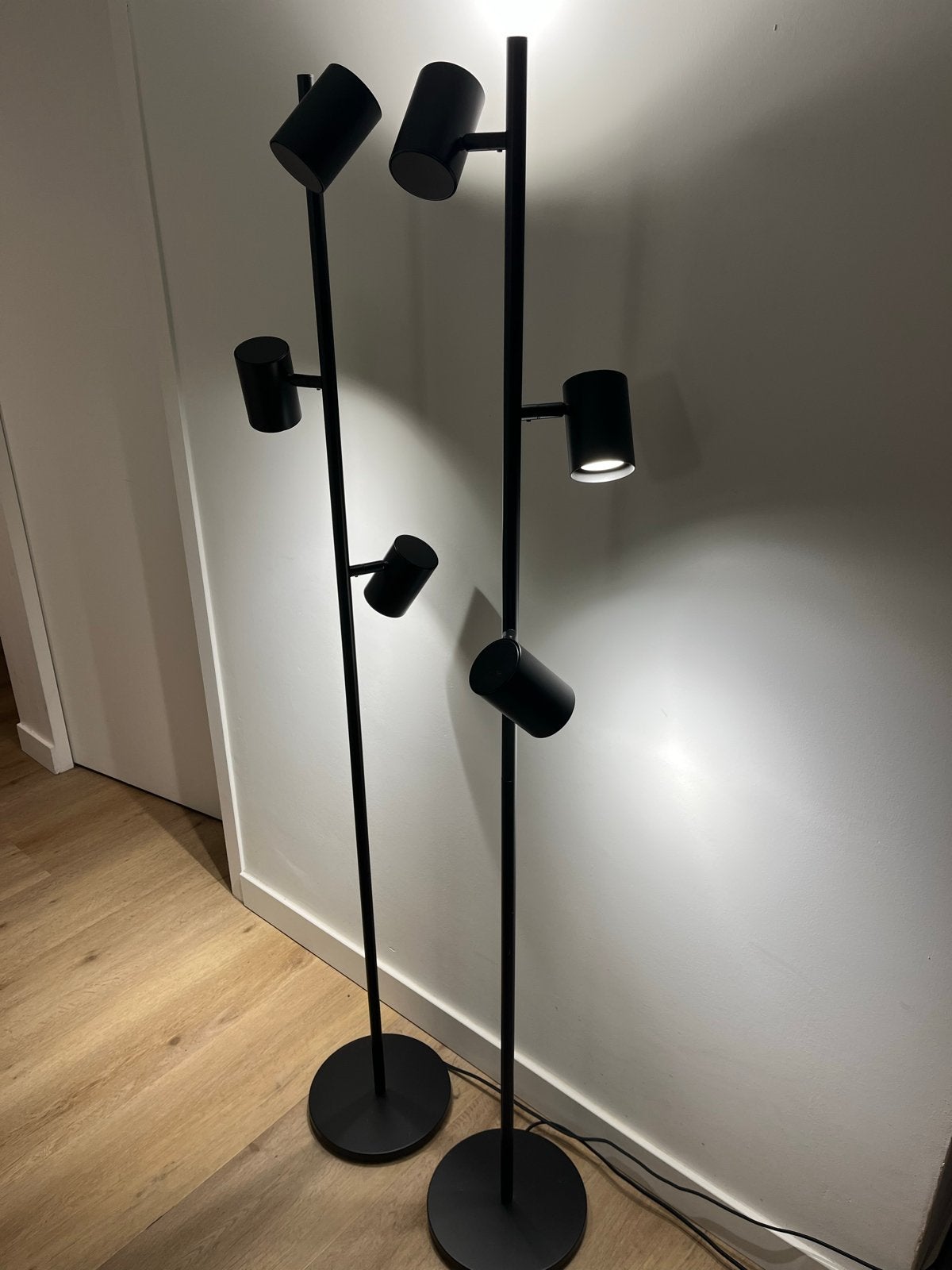IKEA Nymåne Vloerlamp met 3 Spots, Zwart, Huis en Inrichting, Ophalen, GU10, Zo goed als nieuw, Metaal