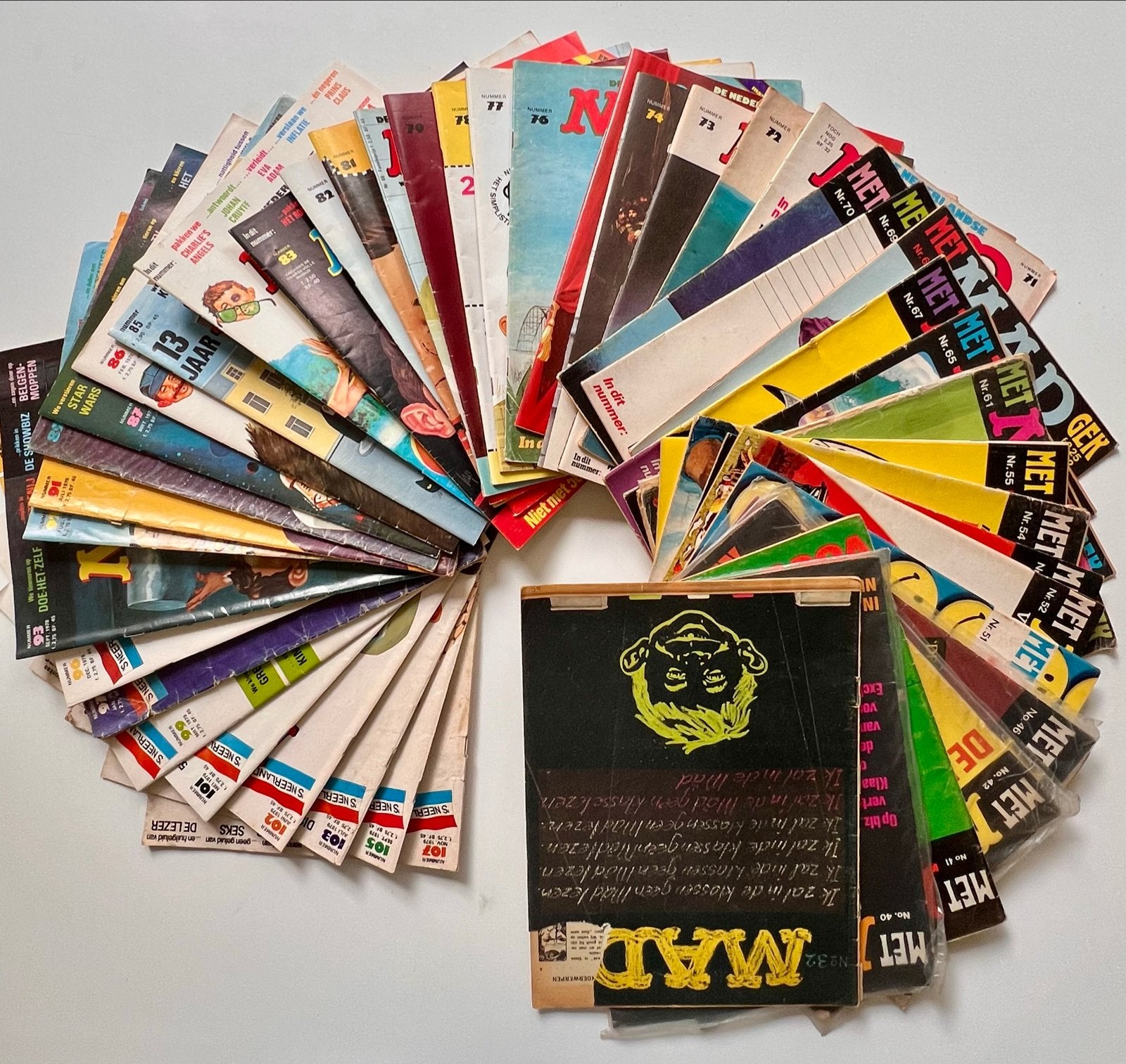 Ruim 250 MAD Magazines en boeken - diverse jaargangen, Boeken, Tijdschriften en Kranten, Ophalen, Gelezen, Overige typen