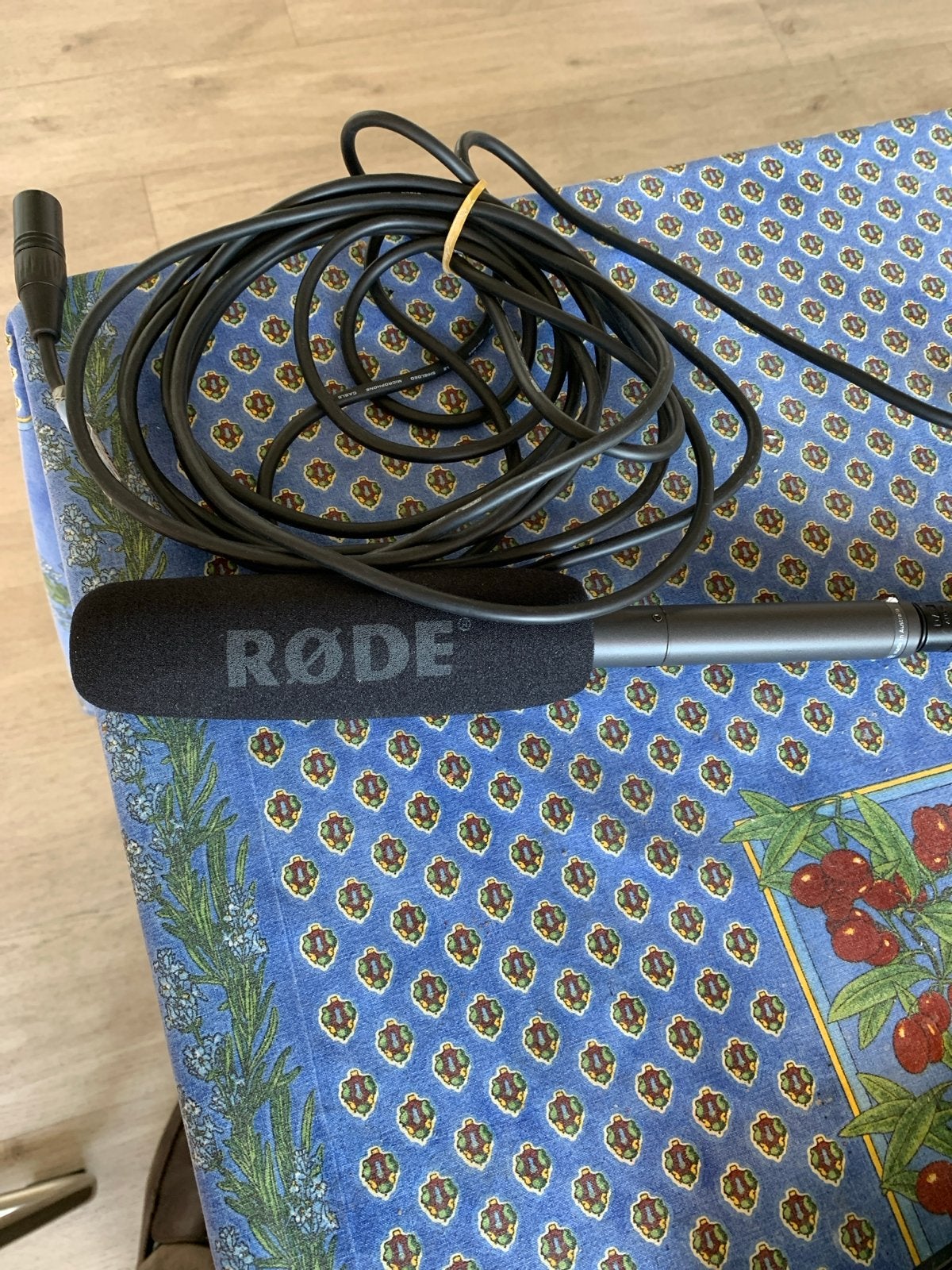 Rode NTG2 Condensator Richtmicrofoon met Kabel, Ophalen of Verzenden, Gebruikt, Studiomicrofoon