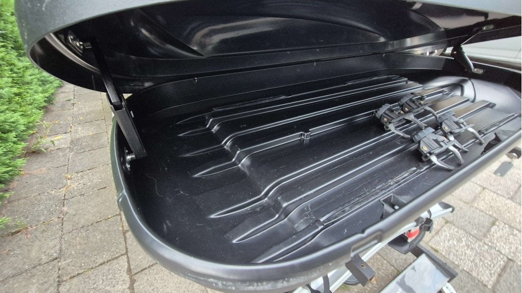 Thule Pacific 200 dakkoffer 410 ltr. voordelig uit huur, Auto diversen, Dakkoffers, Ophalen, Gebruikt, Thule Sweden AB, Borggatan 5, 335 73 Hillerstorp, Zweden