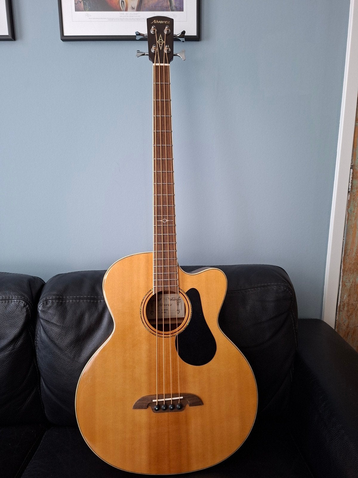 Alvarez AB60CE Akoestische bas, Muziek en Instrumenten, Snaarinstrumenten | Gitaren | Bas, Zo goed als nieuw, Akoestisch, Ophalen