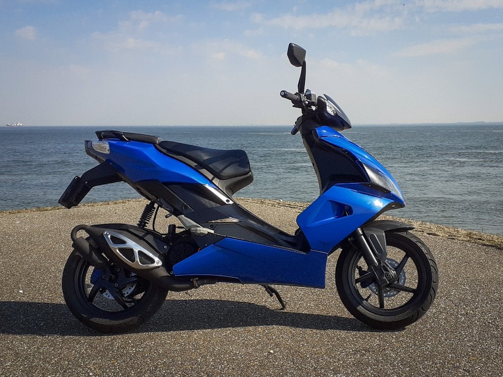 Aprillia SR50 Factory | Carberateur - Piaggio Blok | BJ 2005, Fietsen en Brommers, Ophalen, Gebruikt, Maximaal 45 km/u, SR 50