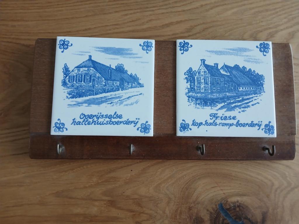 Delfts blauw tegeltableau kapstok met boerderijen, Ophalen of Verzenden