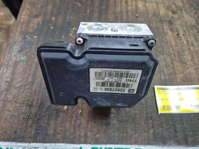 ABS Pomp van een Opel Insignia, Gebruikt, -, -, Opel