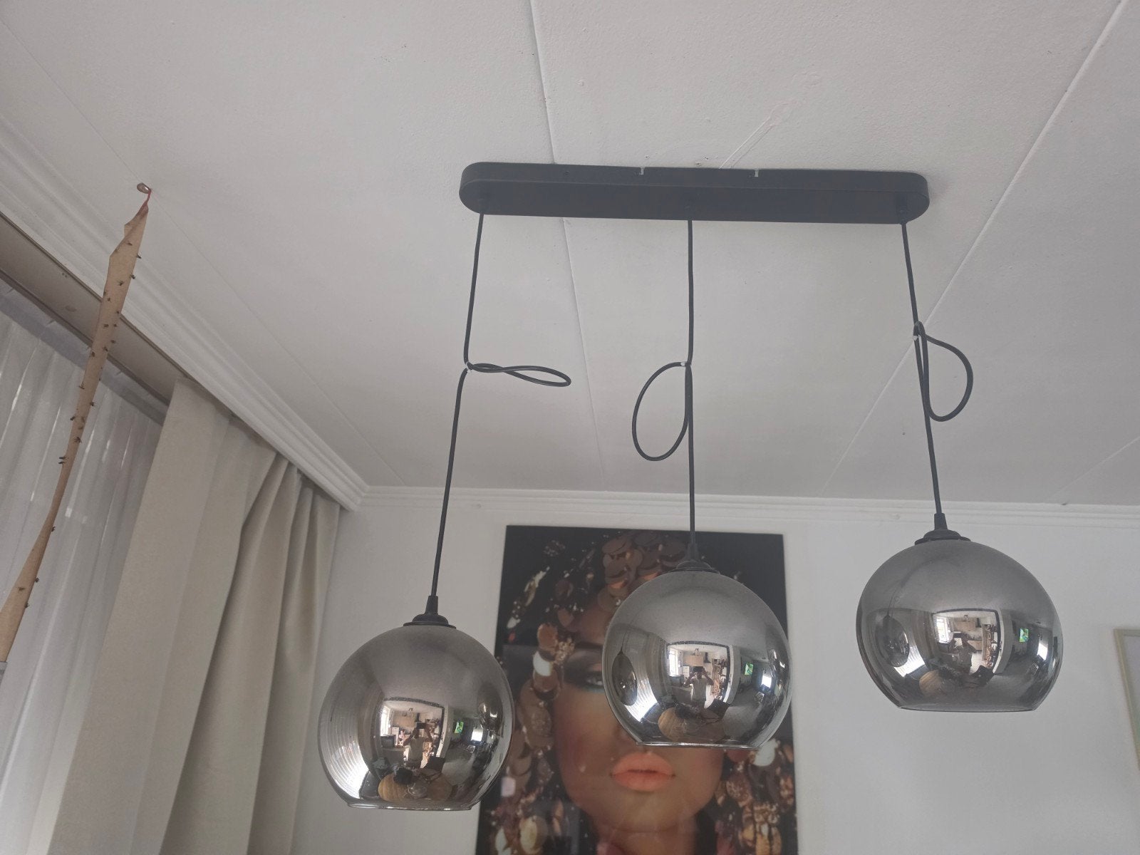 Moderne hanglamp met 3 glazen bollen, Zo goed als nieuw, Glas, Modern, E27 (groot)