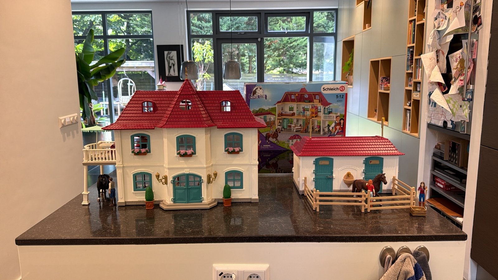 Schleich Horse Club Groot Paardenhuis met Stal 42551, Ophalen of Verzenden, Zo goed als nieuw, Meisje