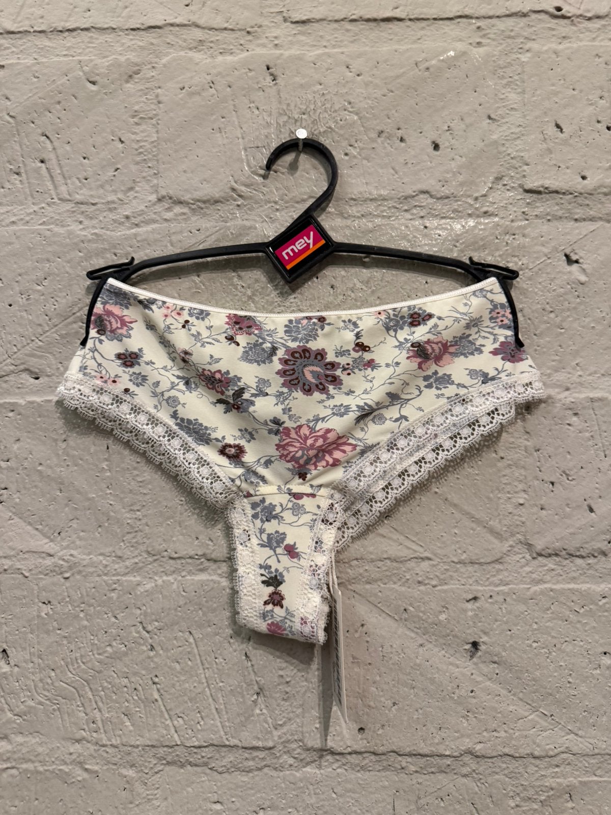 Paladini string 38 NIEUW!! Nu €10, Ophalen of Verzenden, String