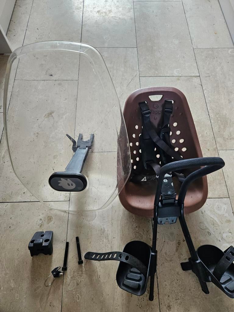 Yepp Mini voorzitje bruin met windscherm, Fietsen en Brommers, Fietsaccessoires | Fietsstoeltjes, Ophalen of Verzenden, Gebruikt