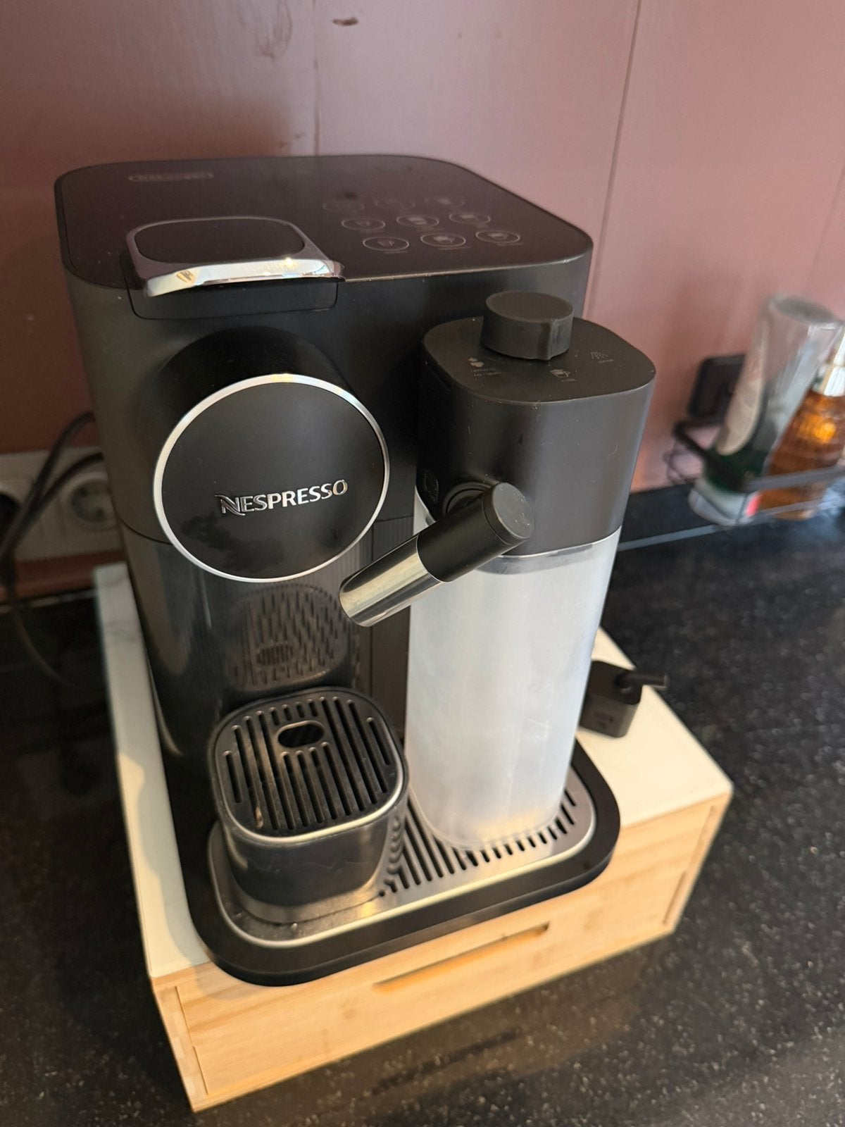 Nespresso Gran Lattissima De’Longhi, Ophalen, Zo goed als nieuw, Koffiemachine