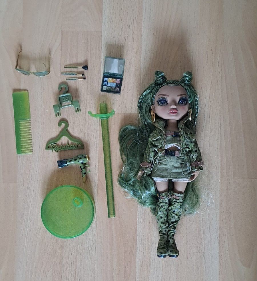 Rainbow High Series 5 Olivia Woods, Ophalen of Verzenden, Zo goed als nieuw, Overige typen