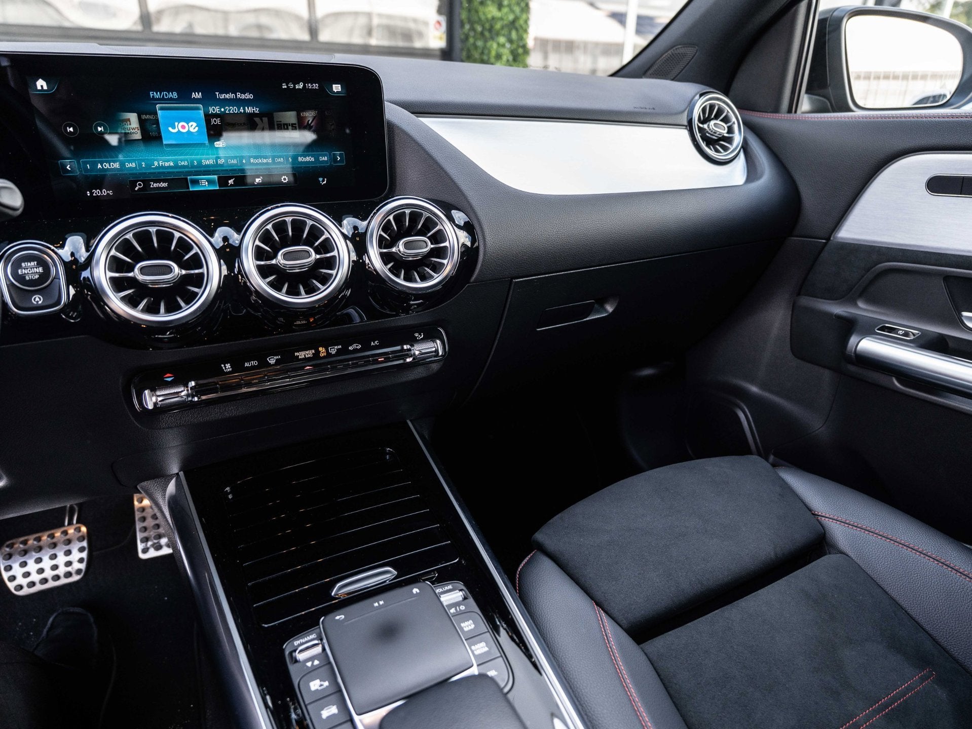 Mercedes-Benz GLA-klasse 200 Premium AMG-Line | Night Pack |, Dealer onderhouden, 15 km/l, Zwart, 4 cilinders