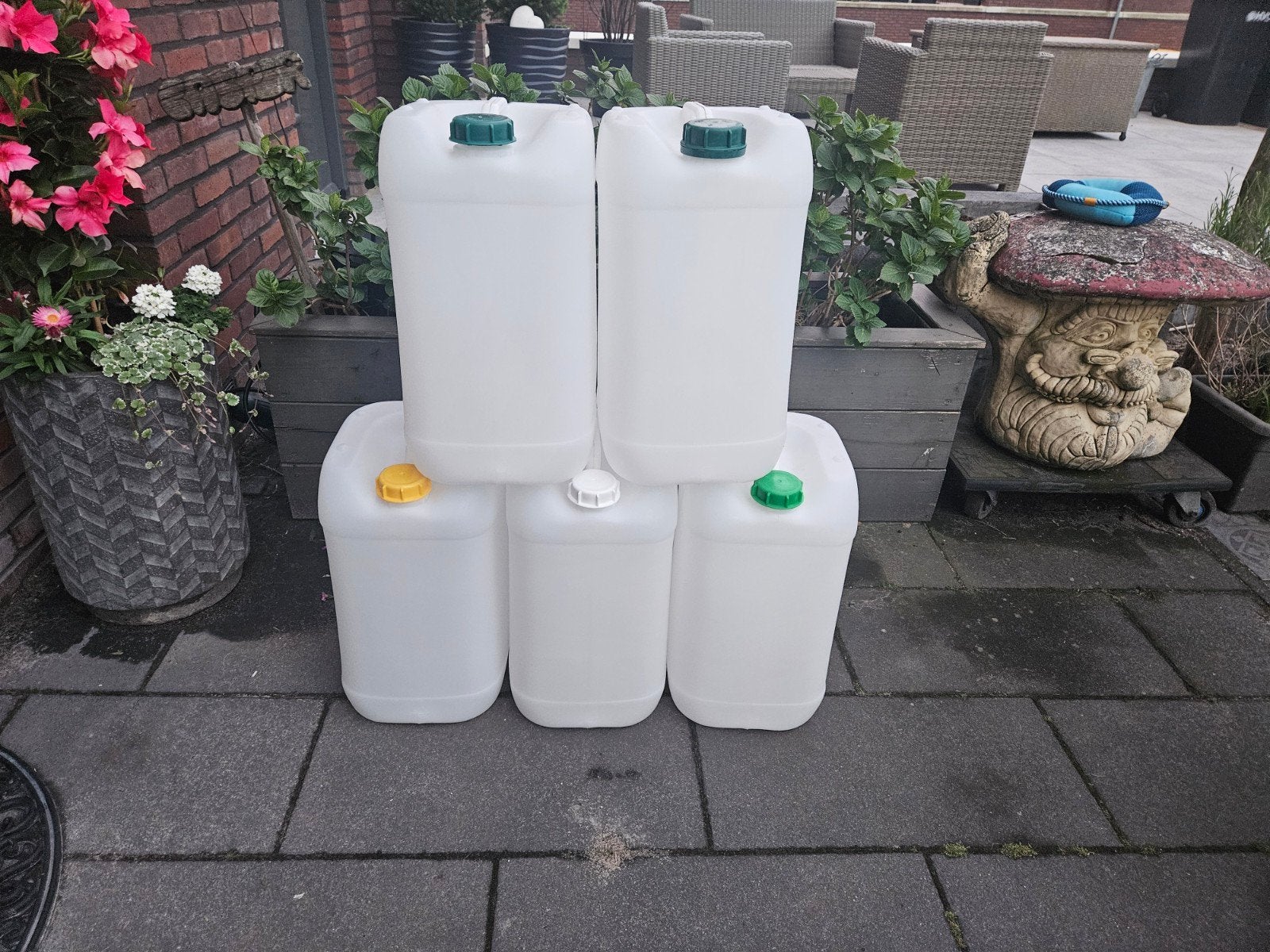 2x 25 liter sterkte kunststof jerrycan un gekeurd, Minder dan 75 liter, Ophalen