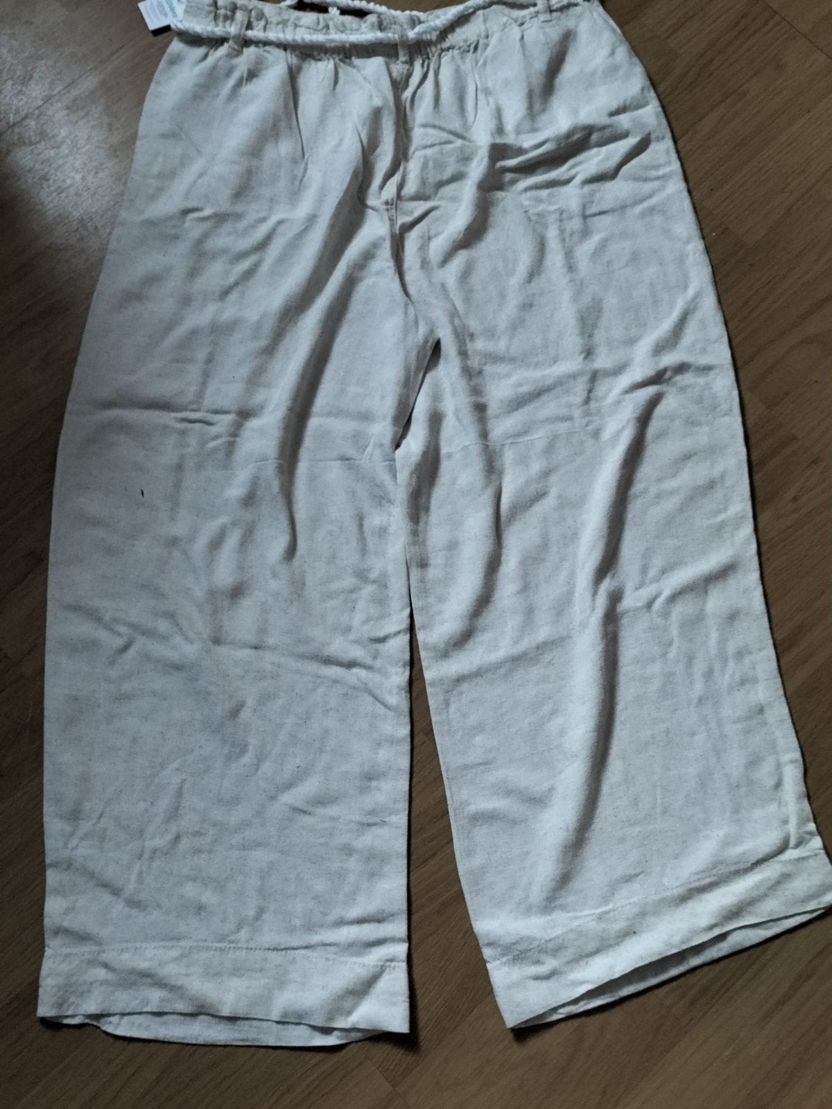 Nieuwe beige linnen broek - Maat M, Kleding | Dames, Broeken en Pantalons, Beige, Maat 46/48 (XL) of groter, Nieuw, Ophalen of Verzenden