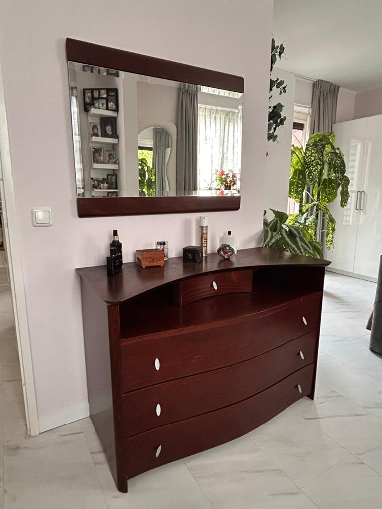 Mooie commode met spiegel - In zeer goede staat, Huis en Inrichting, Ophalen, Gebruikt, 100 tot 150 cm, 3 of 4 laden