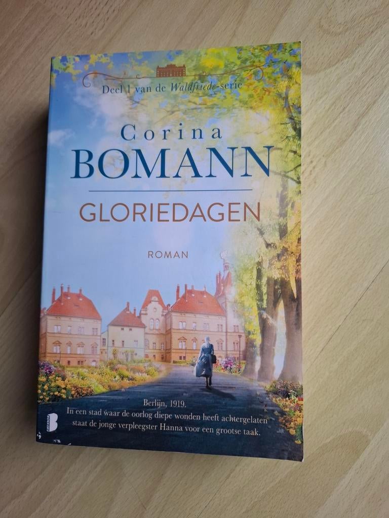 Corina Bomann Gloriedagen, Ophalen of Verzenden, Zo goed als nieuw