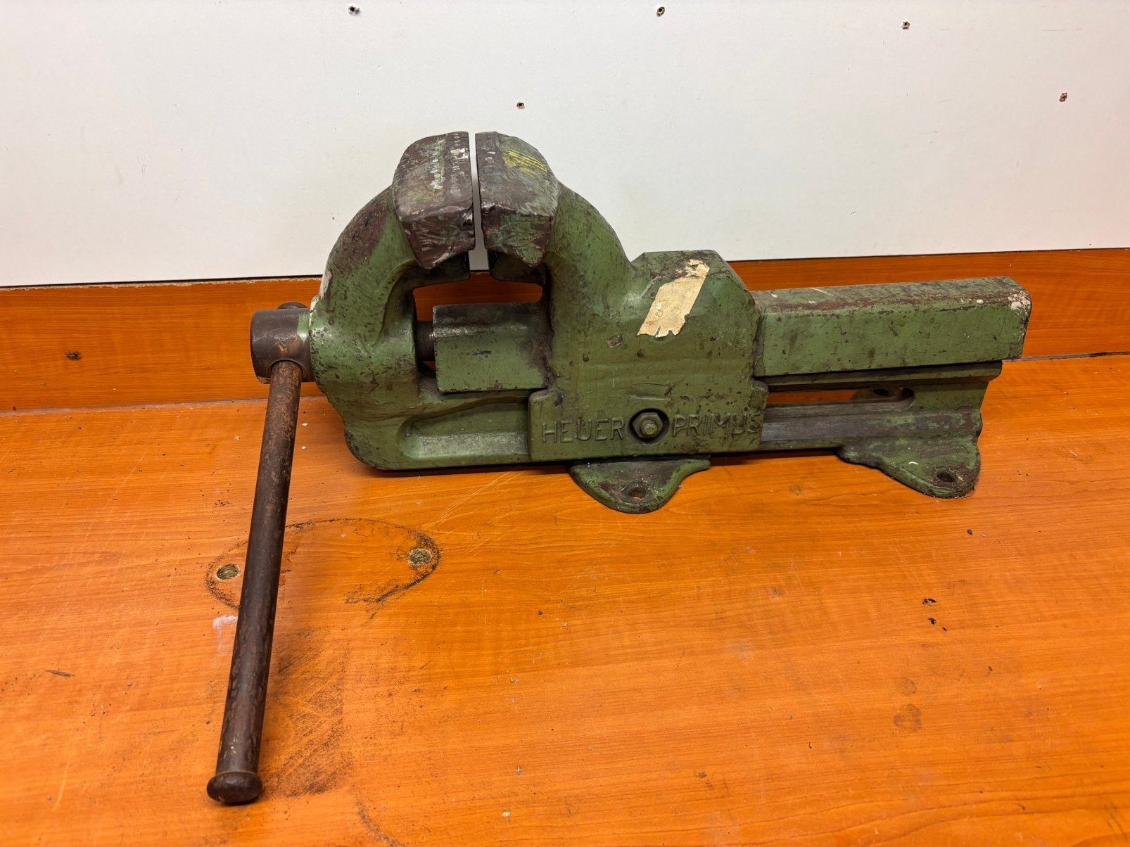 Bankschroef Heuer, Doe-het-zelf en Verbouw, Werkbanken, Ophalen, Gebruikt, 120 tot 170 cm, Bankschroef