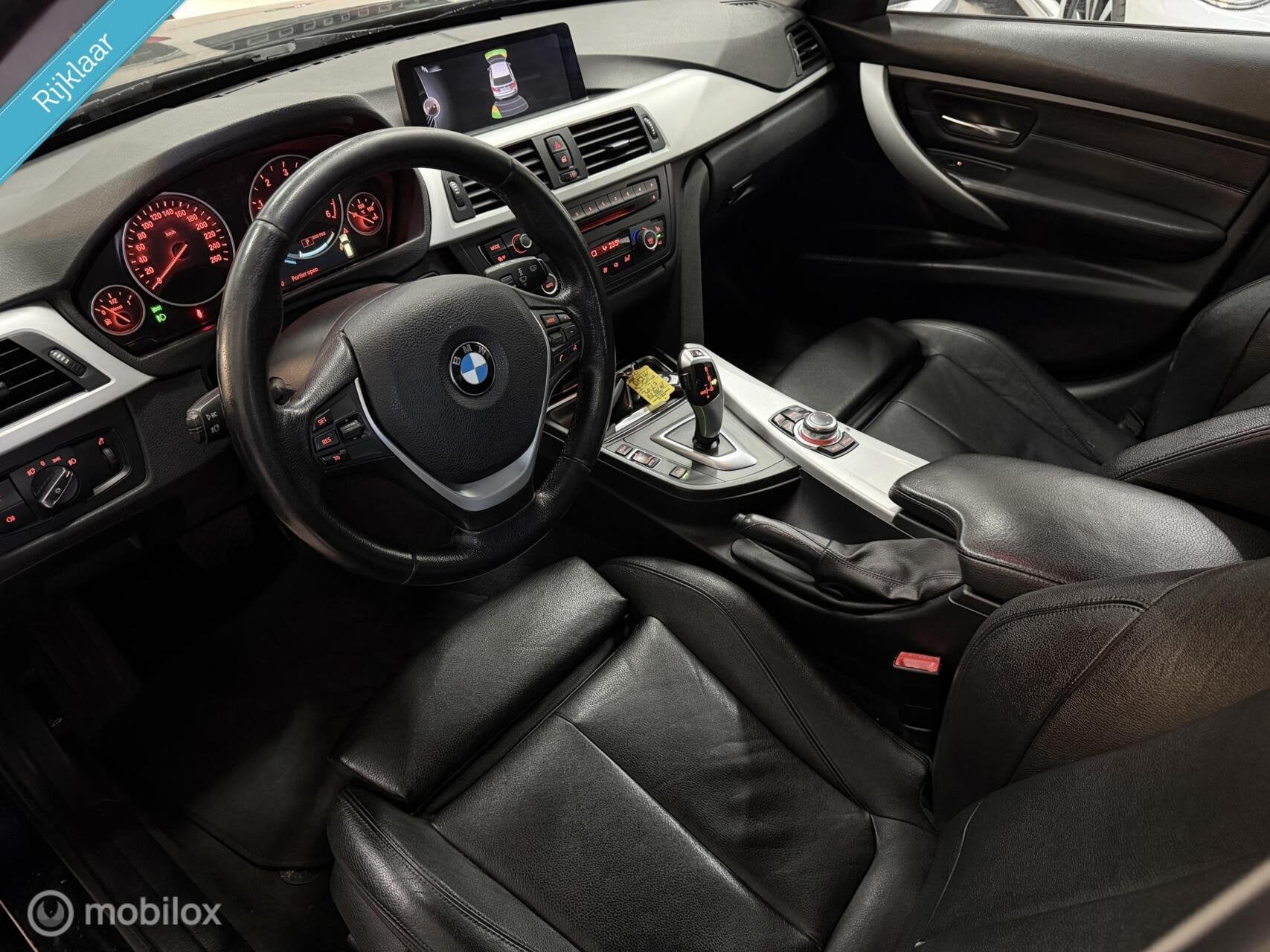 BMW 3-serie Touring 320d High Executive|Leder|Xenon|CarPlay|, Auto's, Achterwielaandrijving, 4 cilinders, Blauw, Leder