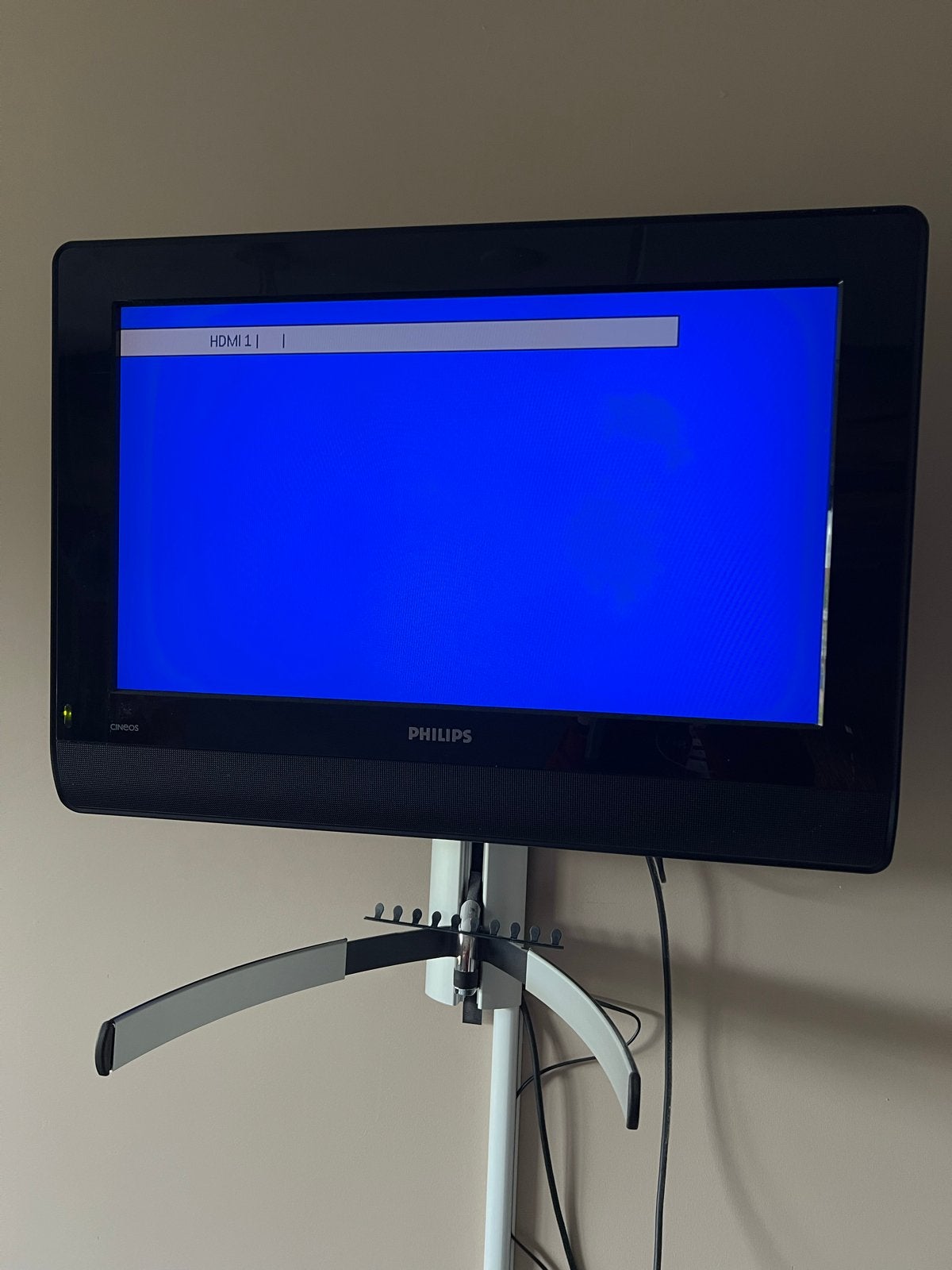 GRATIS - Philips LCD TV met standaard - Goede staat, Audio, Tv en Foto, Televisies, Ophalen, Philips, Gebruikt, 50 Hz