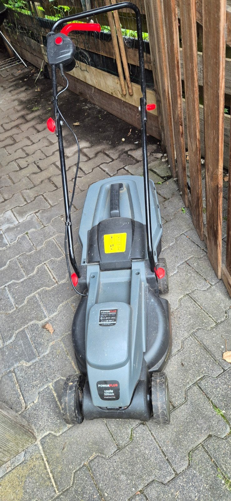 Powerplus Elektrische Grasmaaier 1000W - Zo goed als nieuw, Ophalen, Cirkelmaaier, Elektrische grasmaaier, Zo goed als nieuw