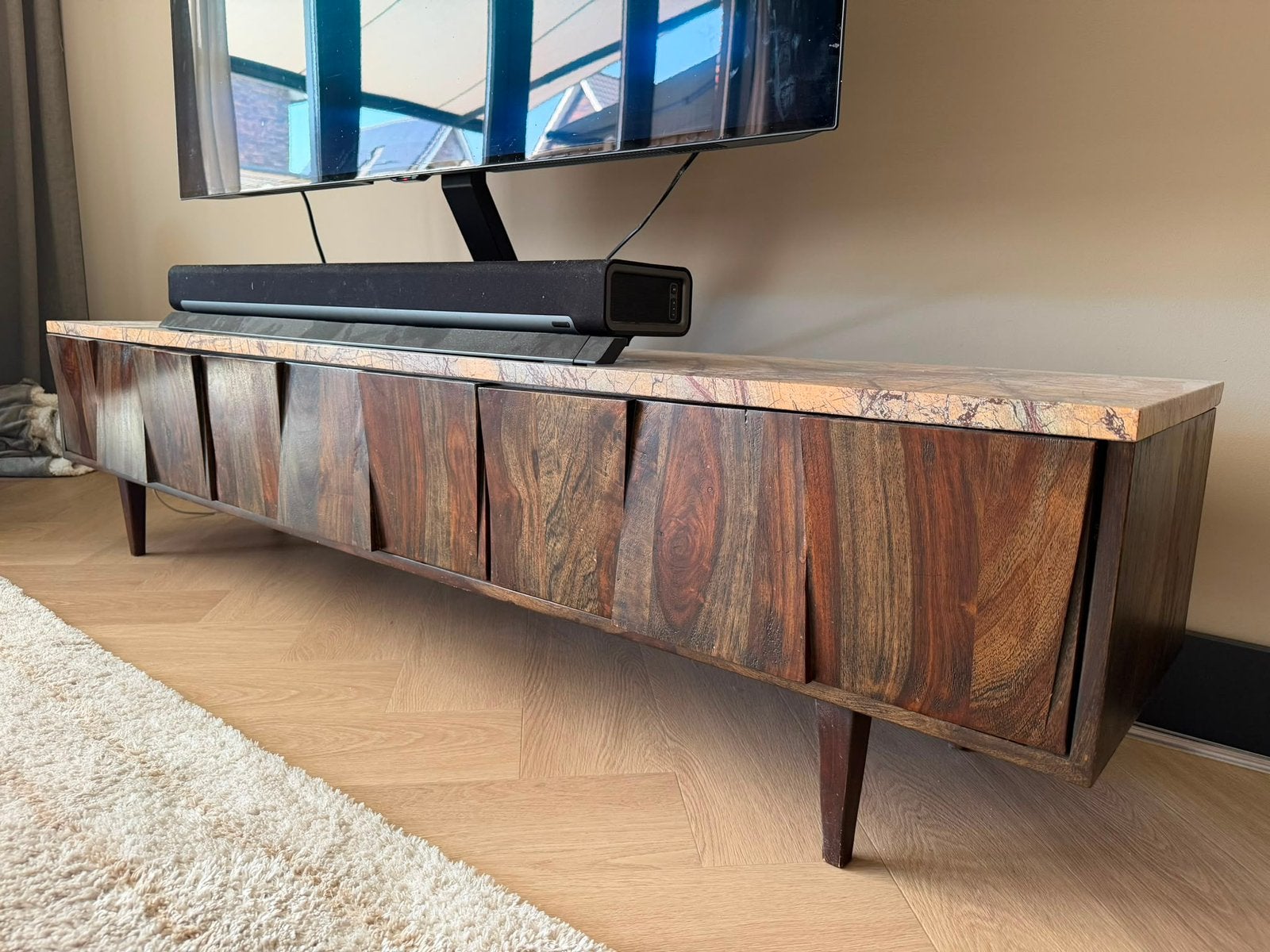 Design dressoir / TV-meubel met steenlook blad, Ophalen, Bateau, 150 tot 200 cm, Zo goed als nieuw