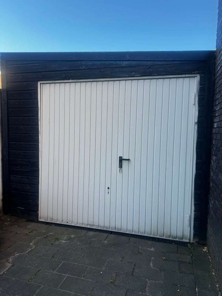 Elektrische garagedeur met afstandsbediening