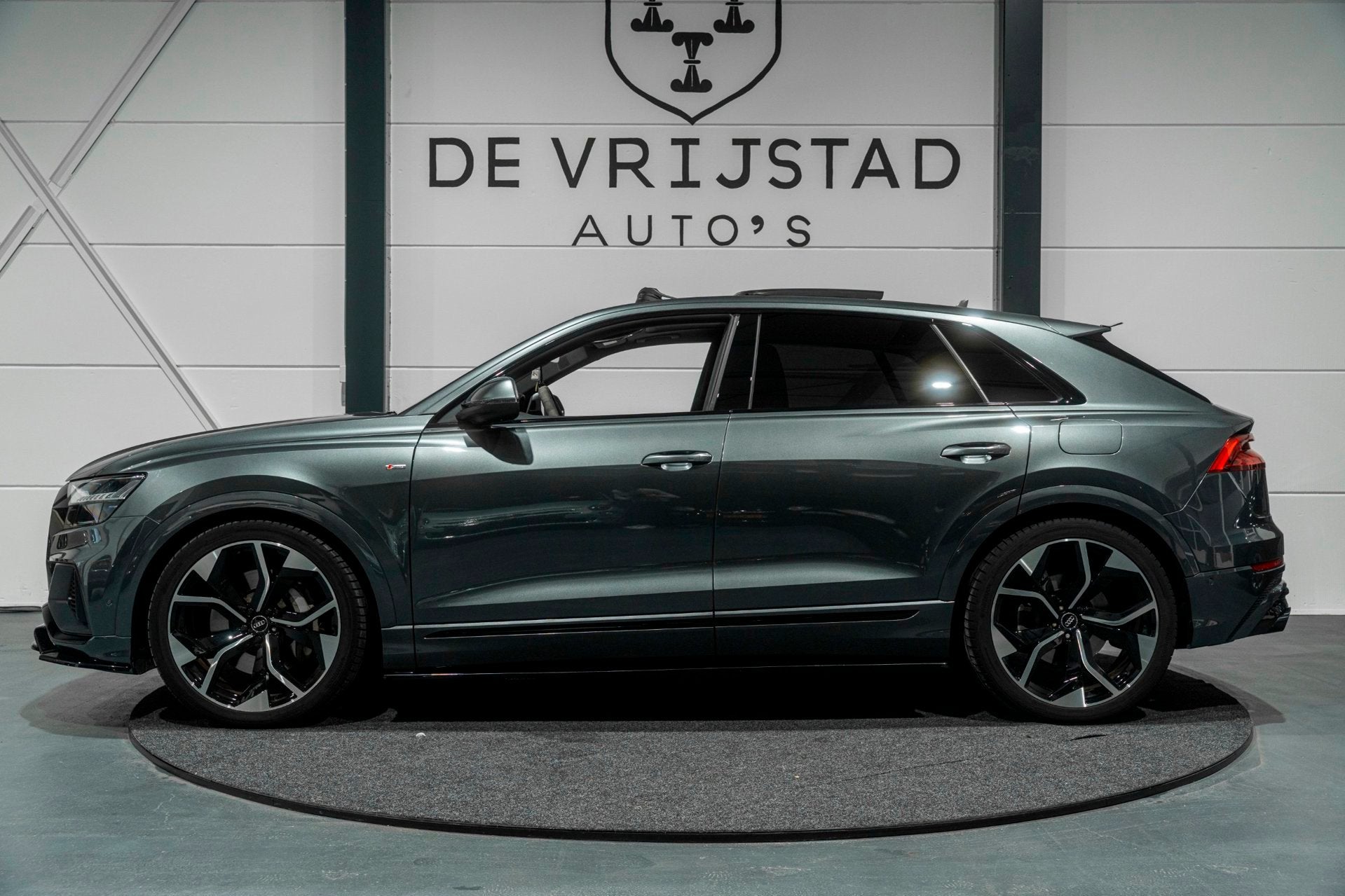 Audi Q8 55 TFSI e quattro Pro Line Advanced S-Line BTW VOL!, Auto's, Automaat, 14 kWh, Gebruikt, 2995 cc