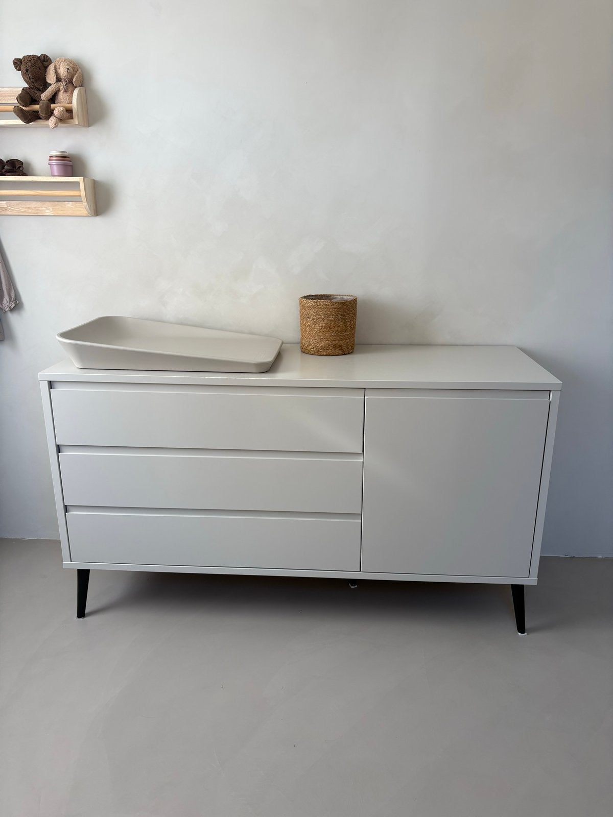 Prachtige Europe Baby Sterre XL Commode (Oatmeal / zwart), Gebruikt, 50 tot 70 cm, 100 cm of meer, Commode