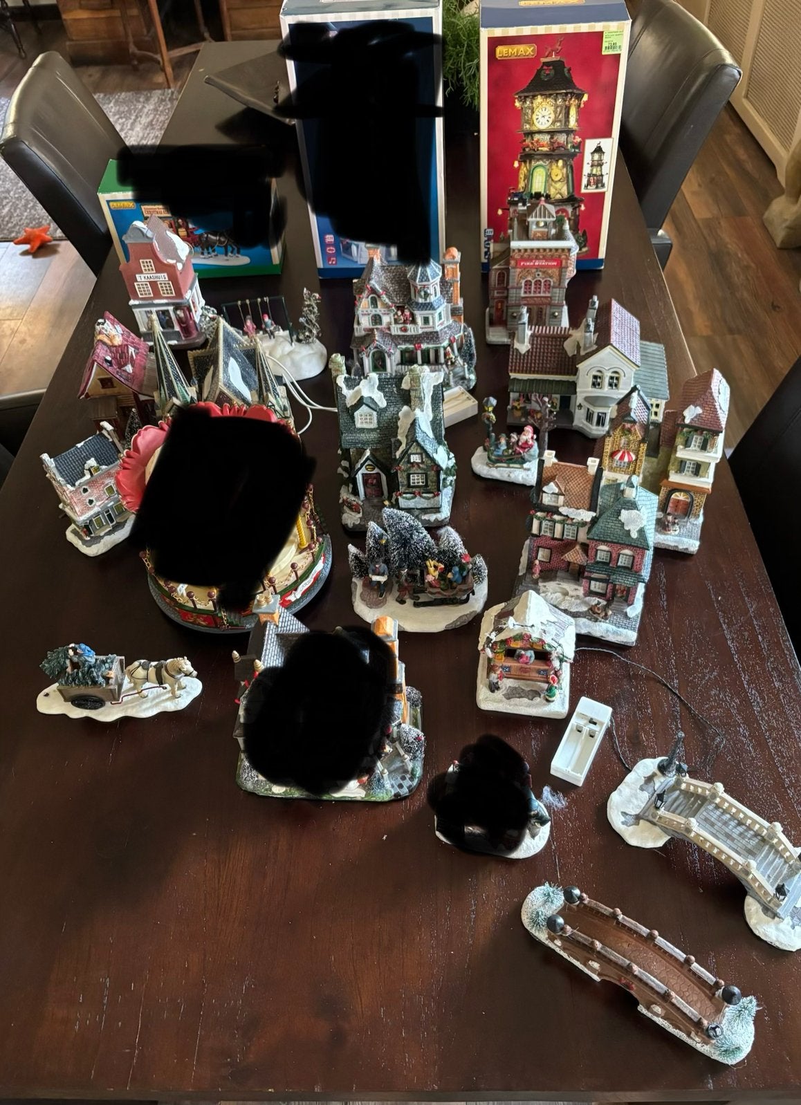 Partij 18 kersthuisjes Lemax en Luville, miniatuurtjes enz, Ophalen, Zo goed als nieuw