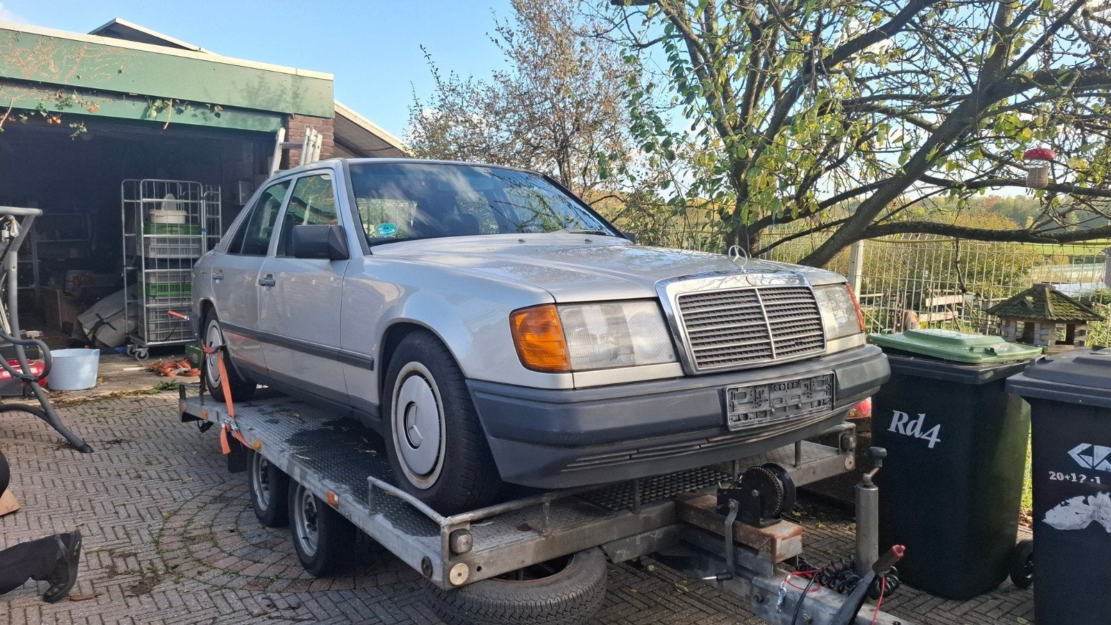 Mercedes 300d bijna belastingvrij, Auto's, Particulier, Blauw, Sedan, Zilver of Grijs
