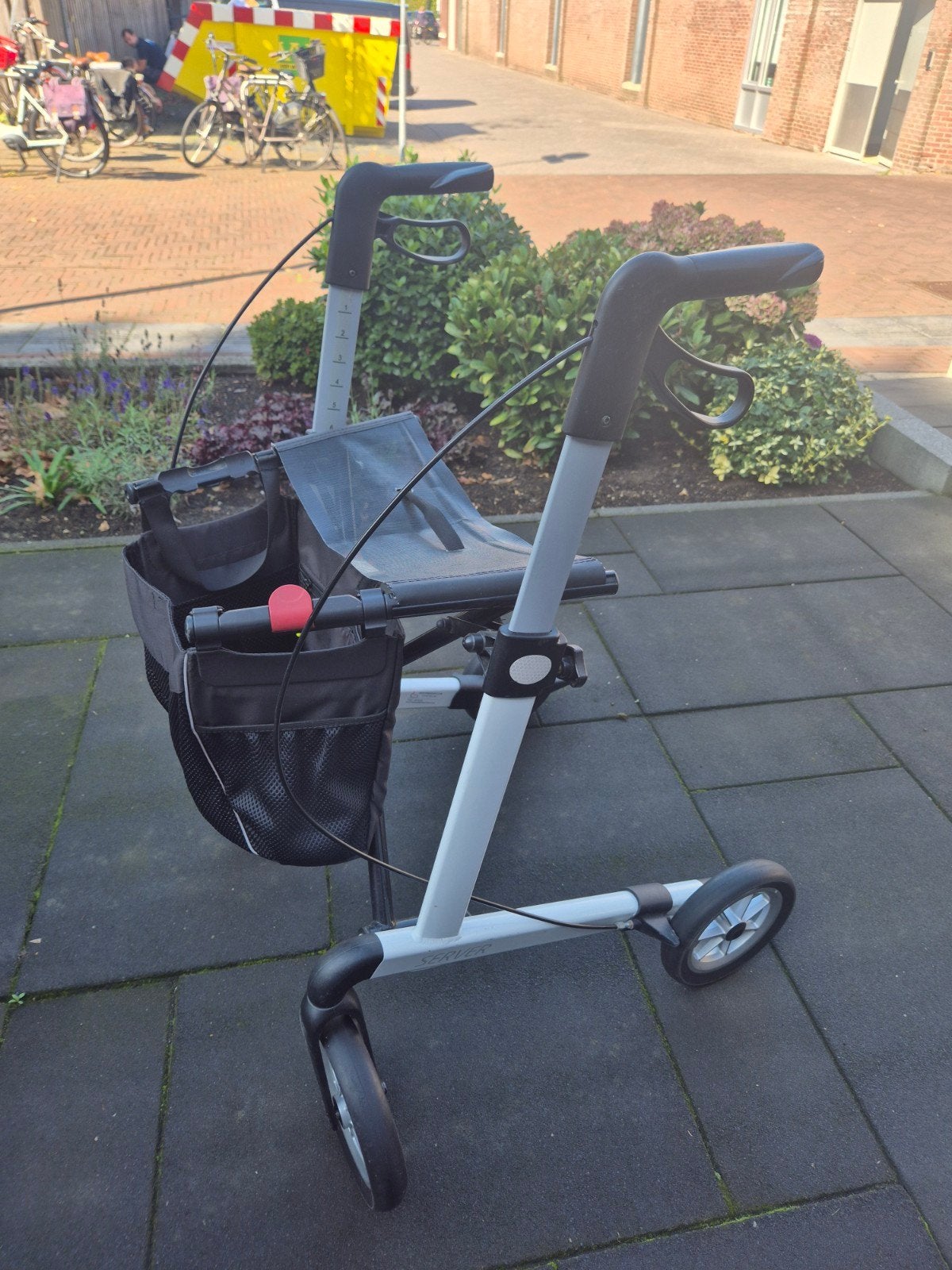 Rollator Server, Diversen, Ophalen