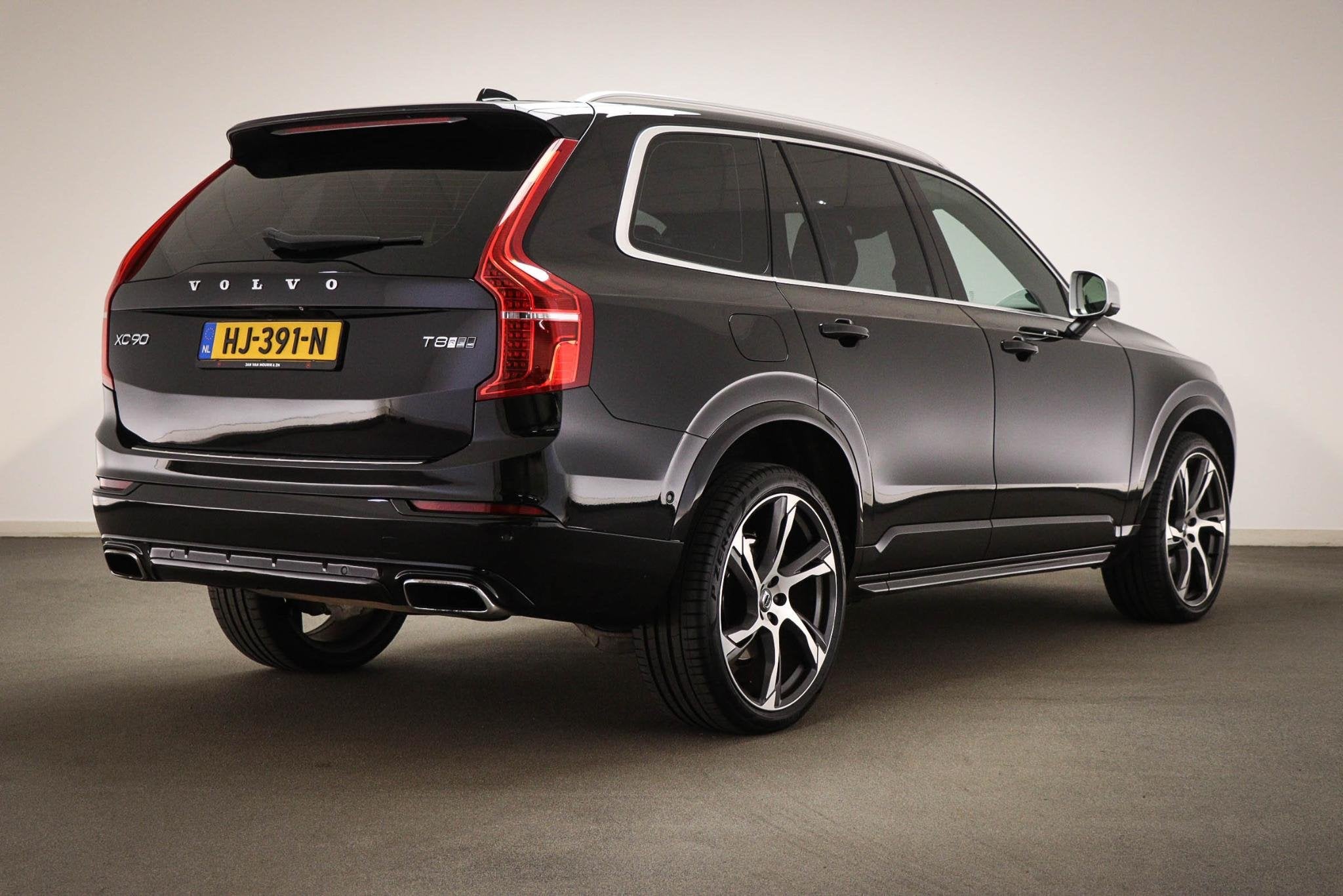 Volvo XC90 2.0 T8 Twin Engine AWD Inscription | BUSINESS CON, Auto's, Dealer onderhouden, Gebruikt, 4 cilinders, 320 pk