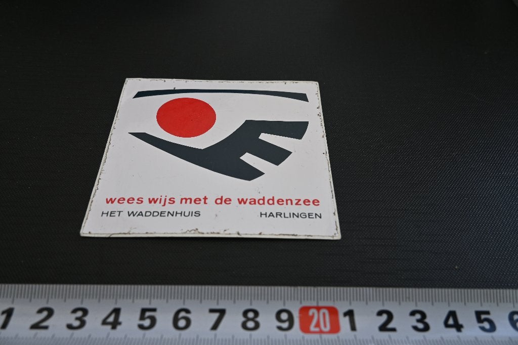 sticker wees wijs met de waddenzee - waddenhuis harlingen, Ophalen, Zo goed als nieuw