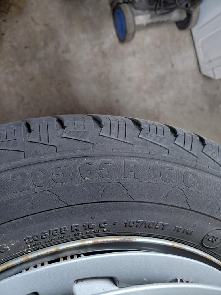 Mercedes Vito/Viano 16 inch velgen met wieldoppen, Ophalen, Gebruikt