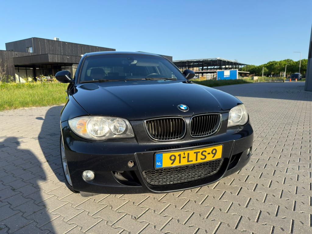 BMW 1-Serie 2.0 123D 5DR 2010 Zwart, Auto's, BMW, 1-Serie, Achterwielaandrijving, Zwart, 4 cilinders