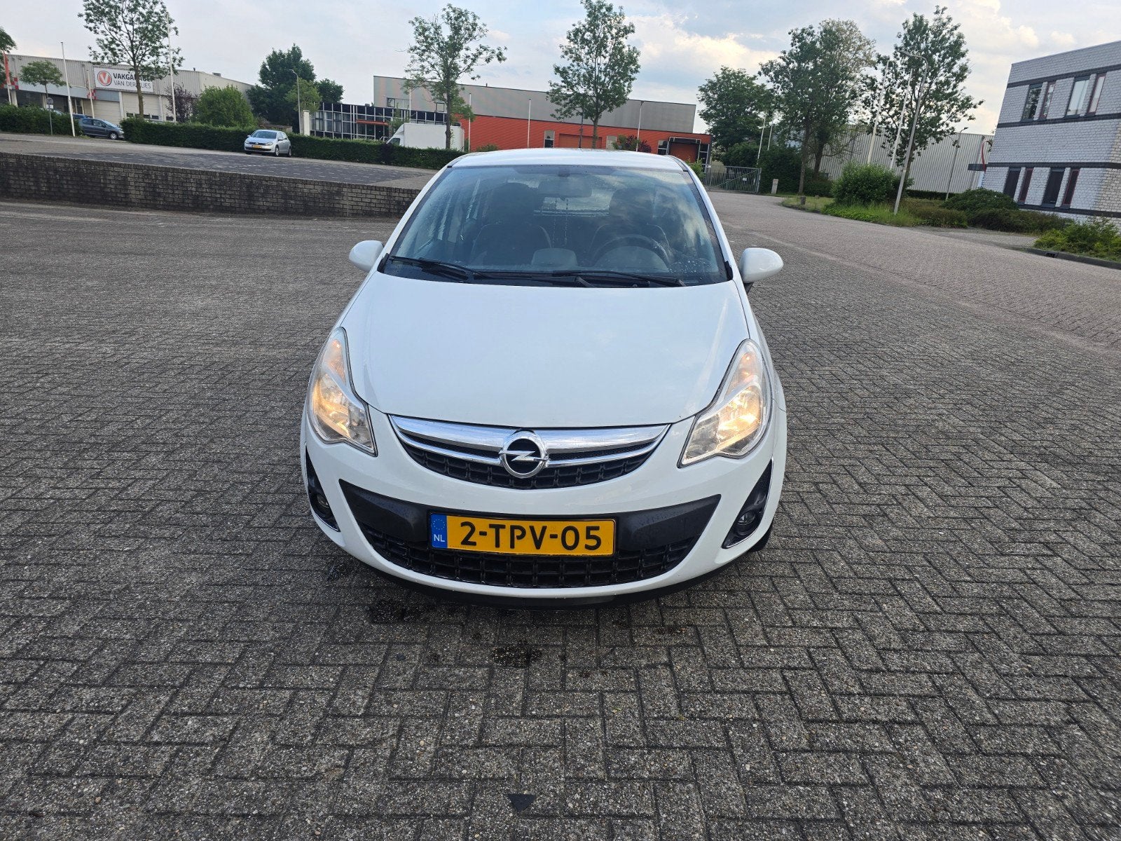 Opel Corsa 1.2 16V LPG 5D 2014 Wit, Auto's, Voorwielaandrijving, 83 pk, 15 km/l, 750 kg