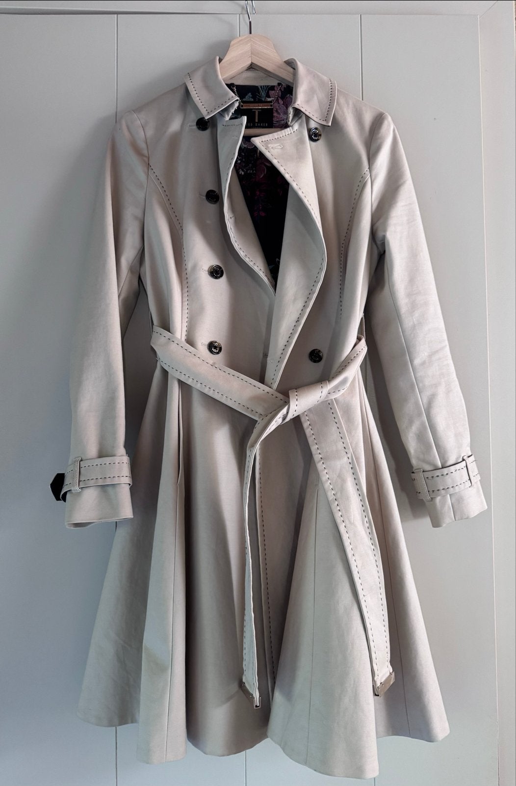 Ted Baker Trenchcoat met Klokmodel en Bloemenvoering, Ophalen of Verzenden, Zo goed als nieuw, Maat 34 (XS) of kleiner, Beige