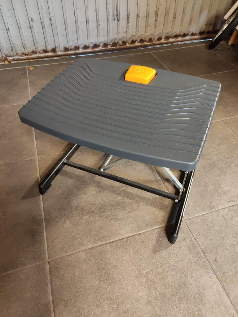 Argo voetensteun, Diversen, Bureau-accessoires, Ophalen, Zo goed als nieuw