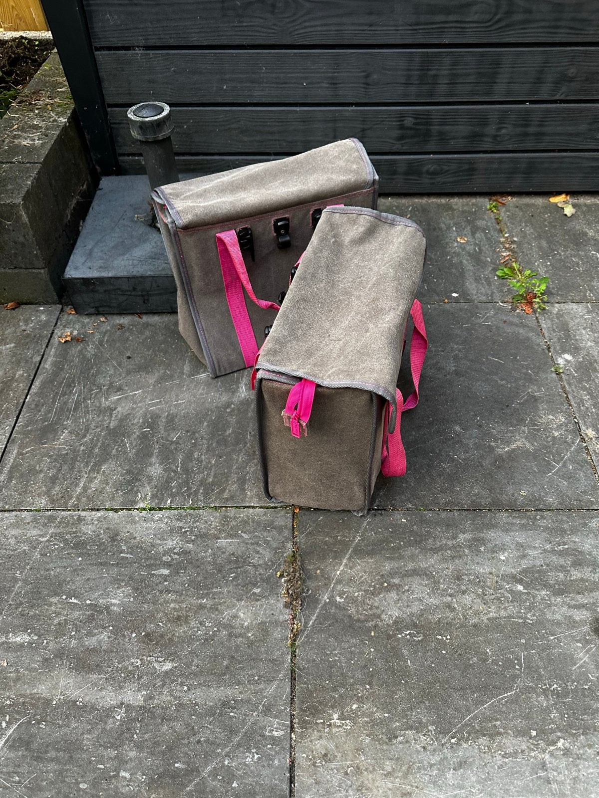 Fiets tassen set - Grijs met roze accenten, Ophalen, Gebruikt