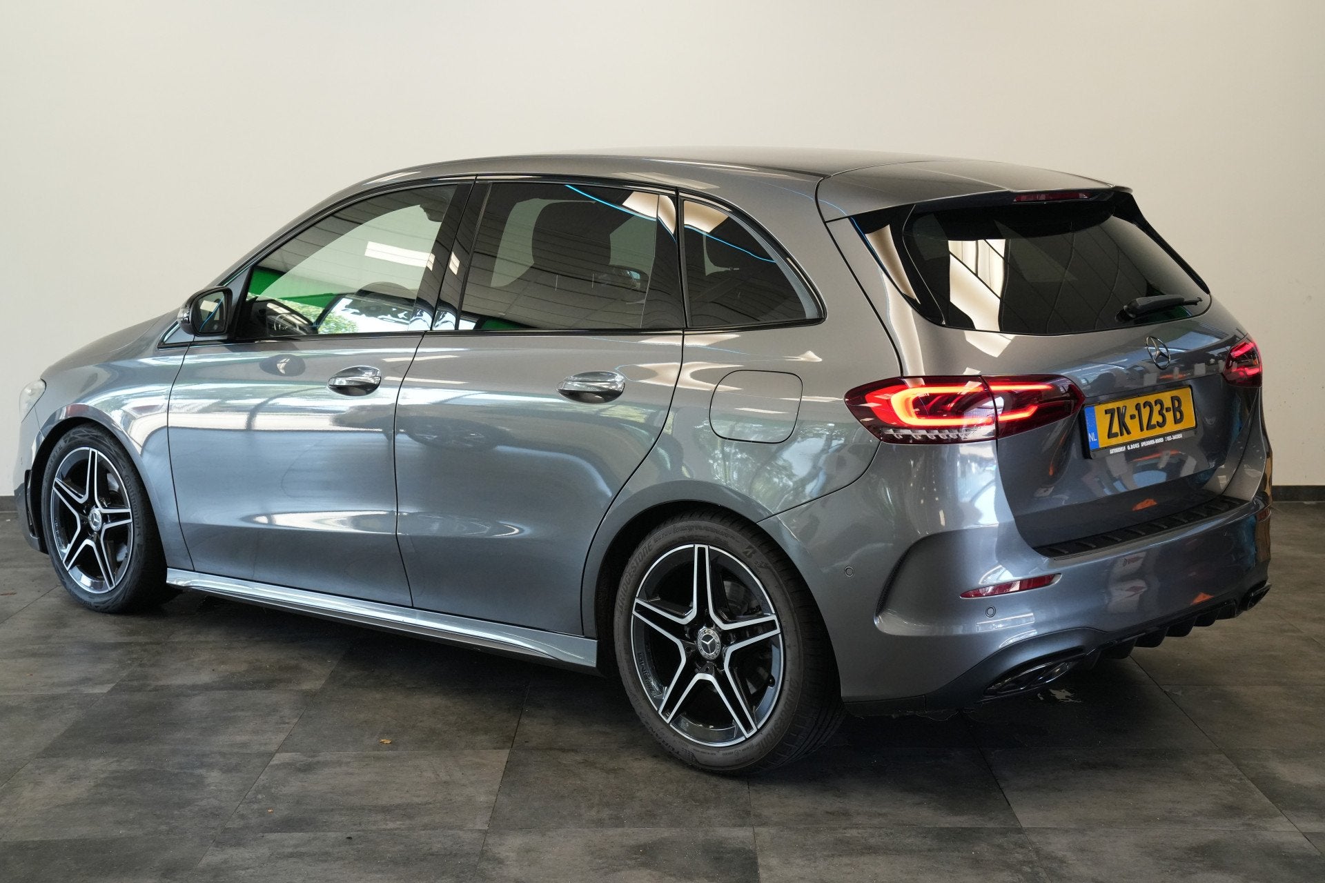 Mercedes-Benz B-Klasse 200 Premium AMG Full-led Navigatie Ca, 12 maanden, Gebruikt, Leder en Stof, Origineel Nederlands